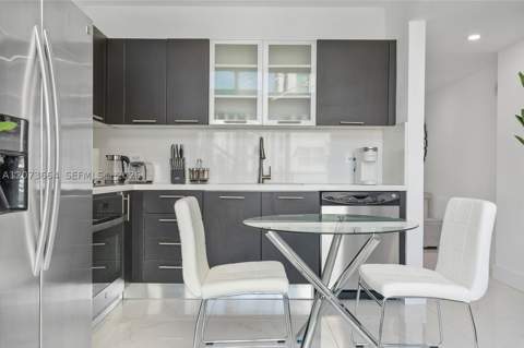 41 SE 5th St 1111, Miami FL - photo 10 of 46