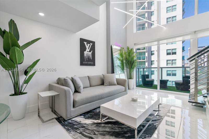 1 bedroom Condominium at 41 SE 5th St 1111, Brickell On The River S T, Miami — photo 2