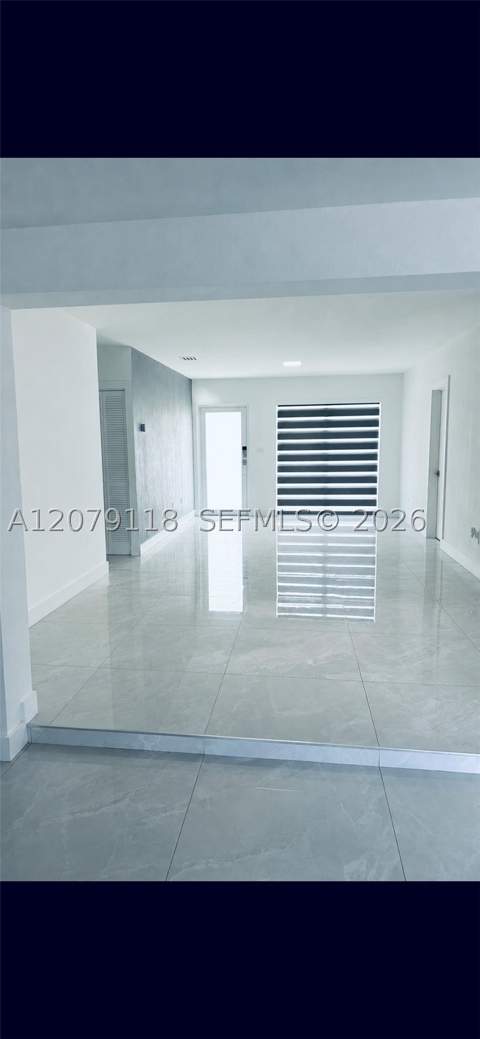 11925 SW 185th Ter, Miami FL - photo 7 of 39