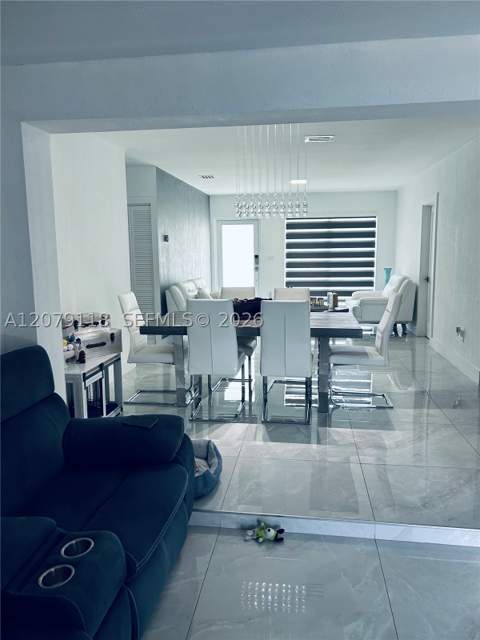 11925 SW 185th Ter, Miami FL - photo 8 of 39