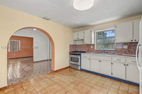 3940 NW 2nd St, Miami FL - photo 10 of 21
