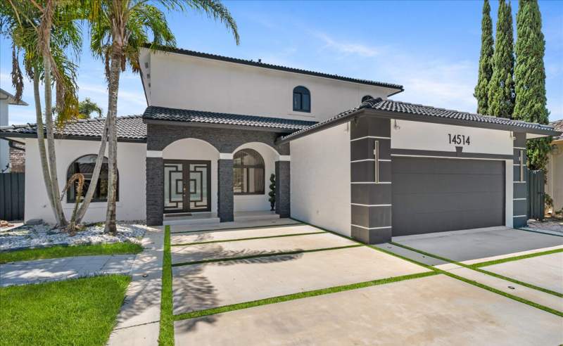 4 bedroom SingleFamilyResidence at 14514 SW 161st Court, Roseway Sub, Miami — photo 2