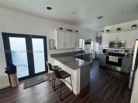 10841 NE 2nd Pl, Miami FL - photo 6 of 13