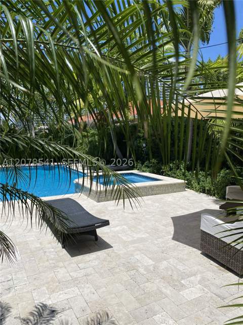 343 190th St, Sunny Isles Beach FL - photo 10 of 32