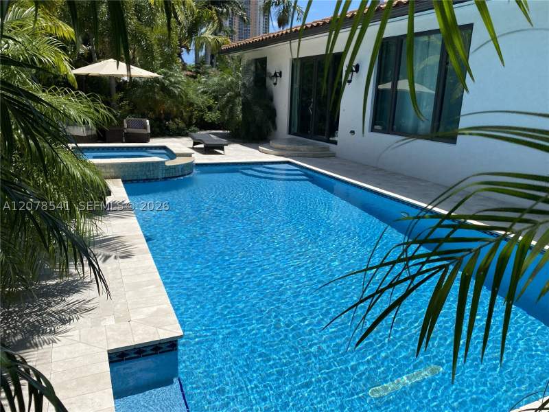 3 bedroom SingleFamilyResidence at 343 190th St, Golden Shores Ocean Blvd, Sunny Isles Beach — photo 4