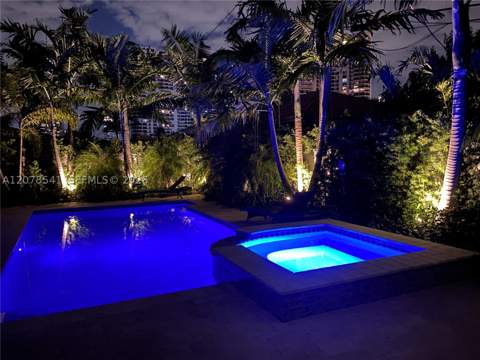 343 190th St, Sunny Isles Beach FL - photo 8 of 32