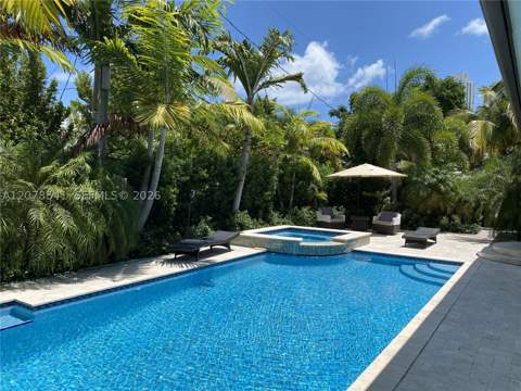 343 190th St, Sunny Isles Beach FL - photo 9 of 32
