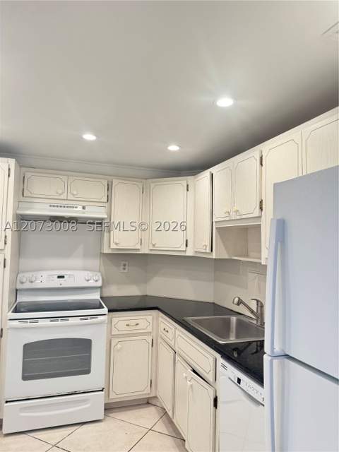 300 Bayview Dr 501, Sunny Isles Beach FL - photo 10 of 14
