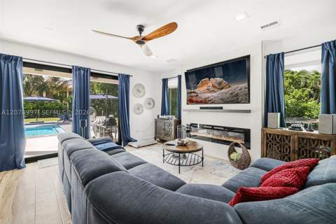 7516 SW 190th St, Cutler Bay FL - photo 10 of 100