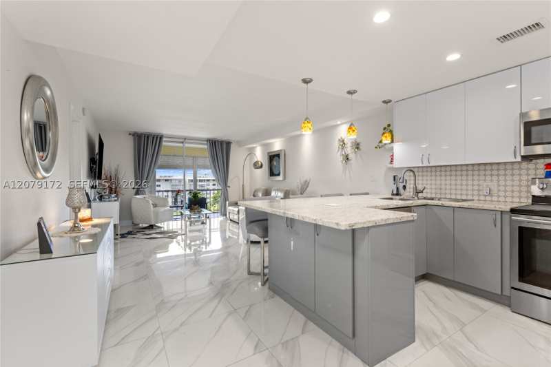 1 bedroom Condominium at 2855 Leonard Dr H605, Point East Sec II Condo, Aventura — photo 1