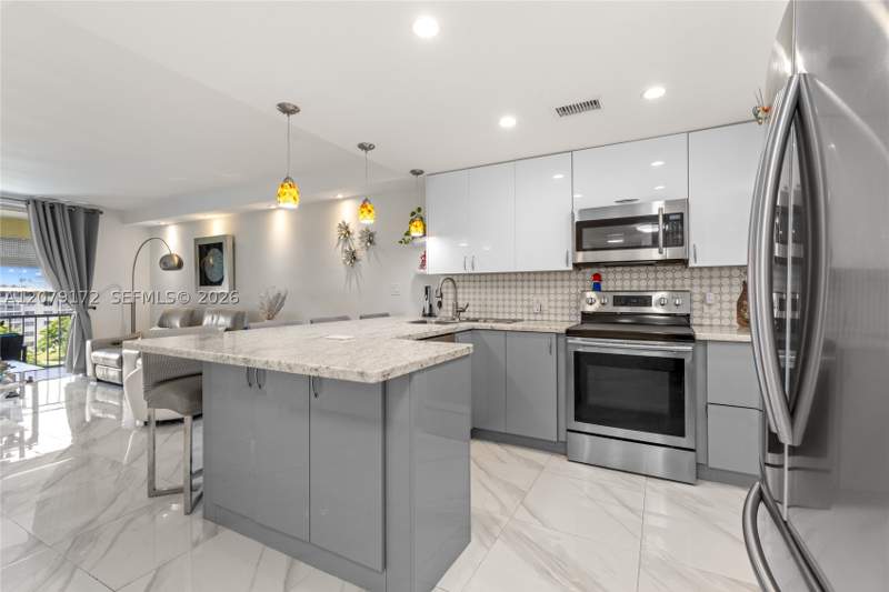 1 bedroom Condominium at 2855 Leonard Dr H605, Point East Sec II Condo, Aventura — photo 3