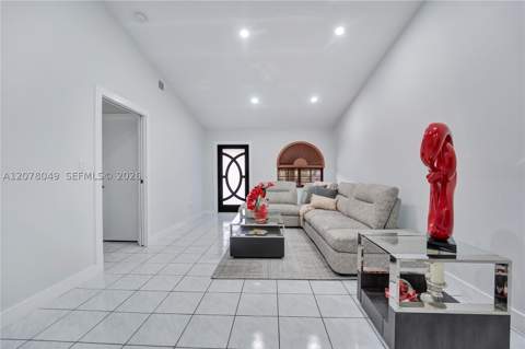 5670 W 20th Ct, Hialeah FL - photo 6 of 29