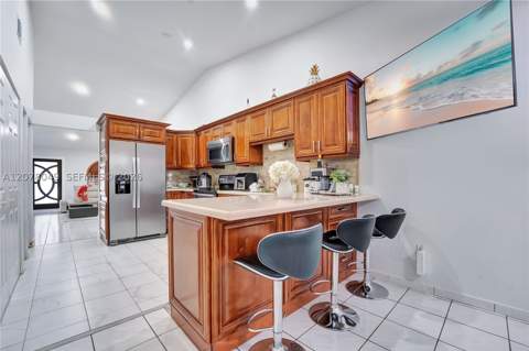 5670 W 20th Ct, Hialeah FL - photo 7 of 29