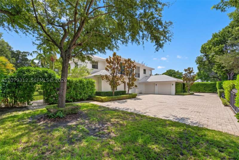 6 bedroom SingleFamilyResidence at 7641 SW 59th Ct, Pinecrest Villas 2 Addn, South Miami — photo 2