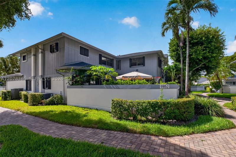 2 bedroom Townhouse at 9852 NW 52nd Ter, The Townhomes Of Doral Oa, Doral — photo 4