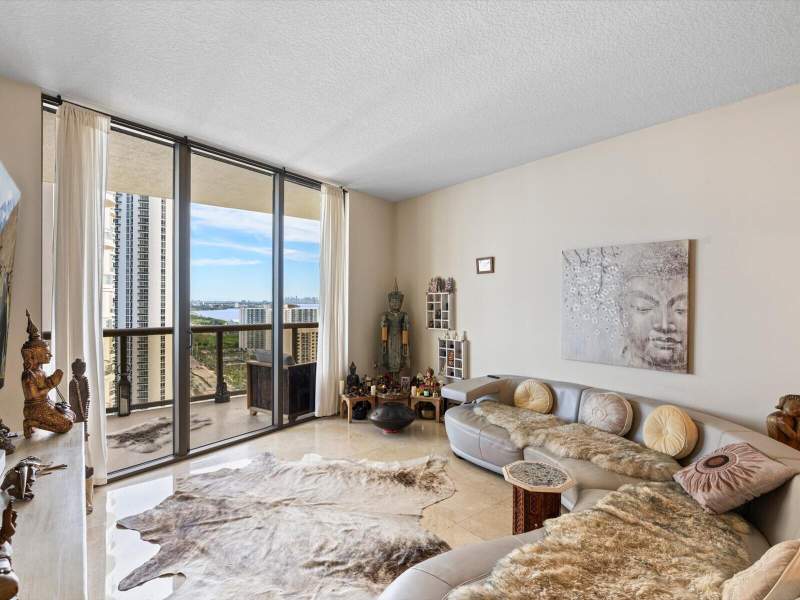 1 bedroom Condominium at 16275 Collins Avenue 2403, Sayan Condo, Sunny Isles Beach — photo 5