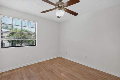 1080 N Franklin Ave 1080E, Homestead FL - photo 15 of 25