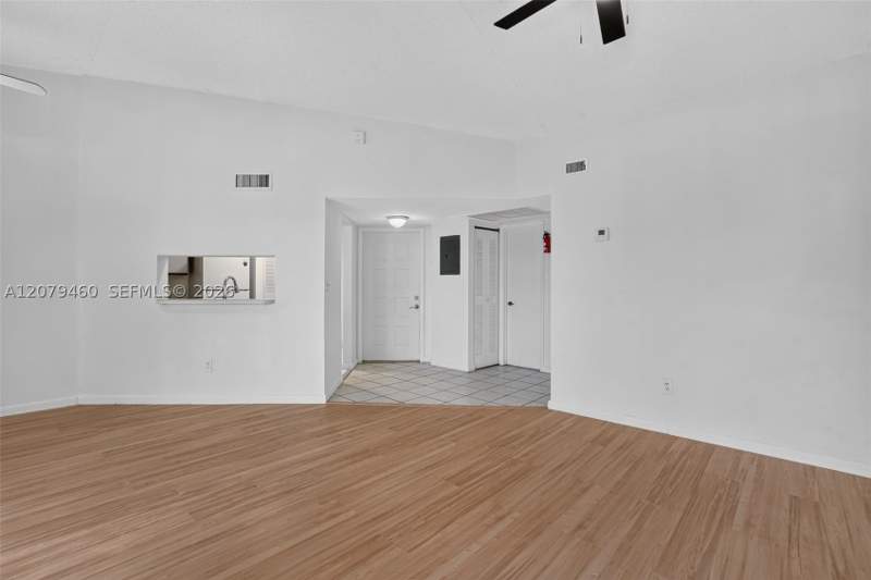 2 bedroom Condominium at 1080 N Franklin Ave 1080E, Lakeshore Condo I, Homestead — photo 5