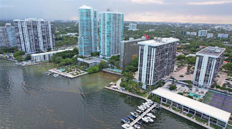 2 bedroom Condominium at 1925 Brickell Ave 1501D, Brickell Place Phase II C, Miami — photo 1