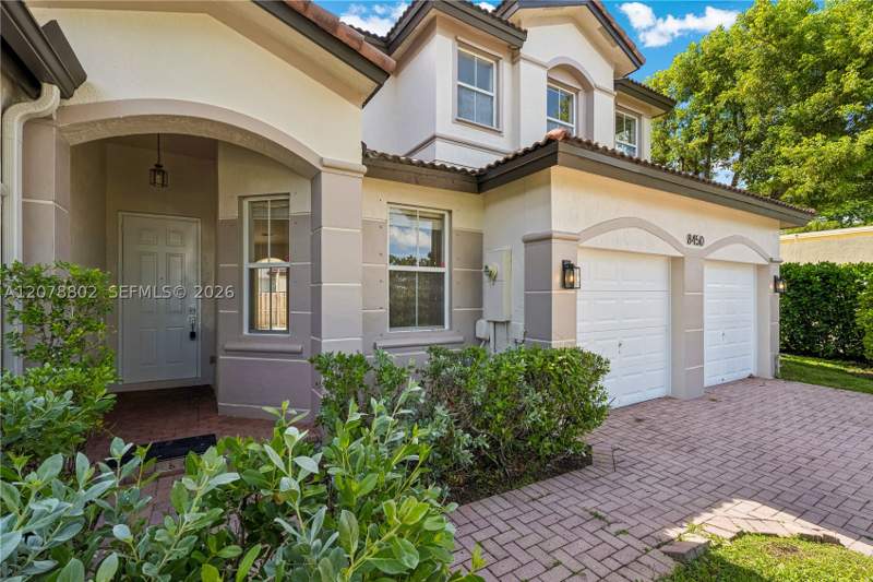 4 bedroom SingleFamilyResidence at 8450 NW 113th Psge, Islands At Doral Northwes, Doral — photo 3