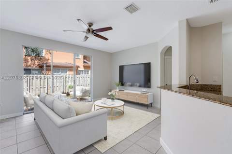 8450 NW 113th Psge, Doral FL - photo 6 of 31