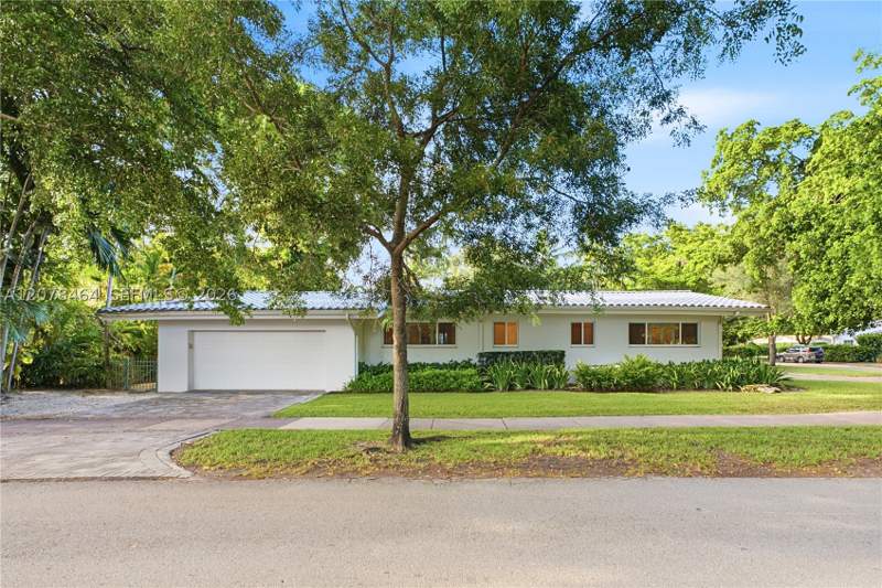 3 bedroom SingleFamilyResidence at 1510 Ferdinand St, Coral Gables Granada Sec, Coral Gables — photo 3