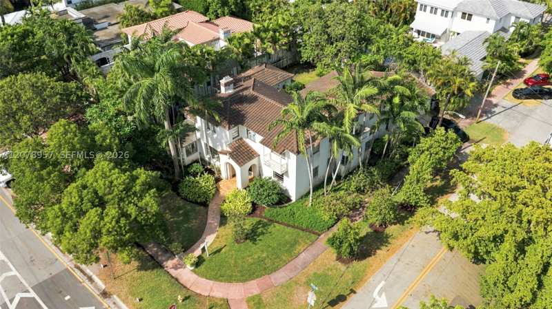 7 bedroom SingleFamilyResidence at 5680 Pine Tree Dr, Beach View Sub, Miami Beach — photo 1