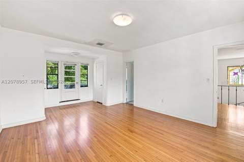 5680 Pine Tree Dr, Miami Beach FL - photo 18 of 32