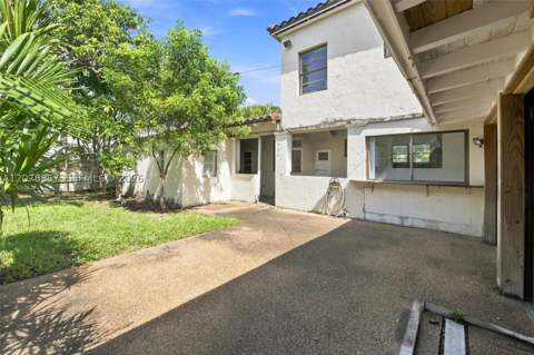 5680 Pine Tree Dr, Miami Beach FL - photo 24 of 32