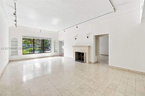 5680 Pine Tree Dr, Miami Beach FL - photo 7 of 32