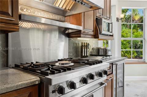 8445 SW 163rd Ter, Palmetto Bay FL - photo 17 of 60