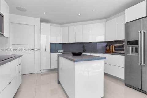 300 S Pointe Dr 2005, Miami Beach FL - photo 14 of 19