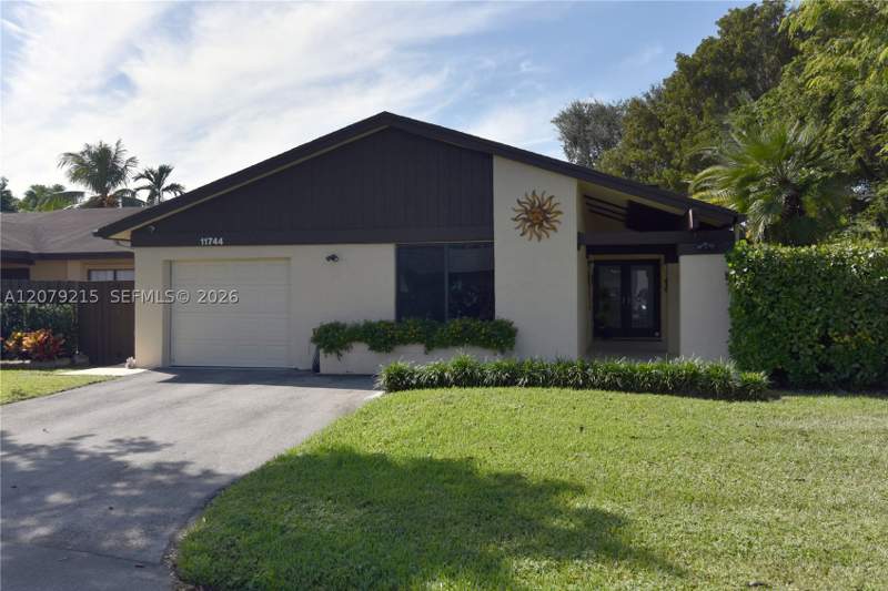 3 bedroom SingleFamilyResidence at 11744 SW 133rd Ct, Crossings Patio Homes Sec, Miami — photo 2