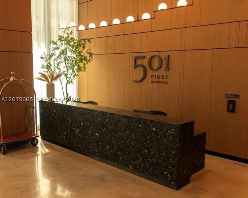 1 bedroom Condominium at 121 NE 5th St 2002, 501 1st Ave, Miami — photo 1