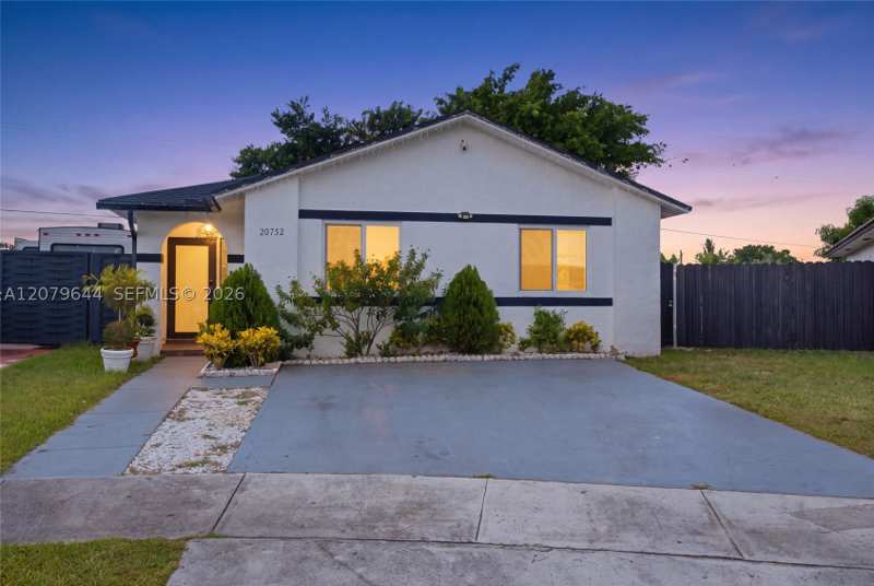 4 bedroom SingleFamilyResidence at 20752 SW 121st Ct, Blue Heaven Landing, Miami — photo 1