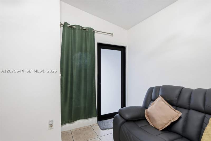 4 bedroom SingleFamilyResidence at 20752 SW 121st Ct, Blue Heaven Landing, Miami — photo 4