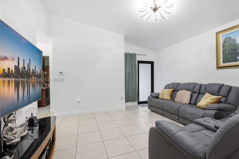 4 bedroom SingleFamilyResidence at 20752 SW 121st Ct, Blue Heaven Landing, Miami — photo 5
