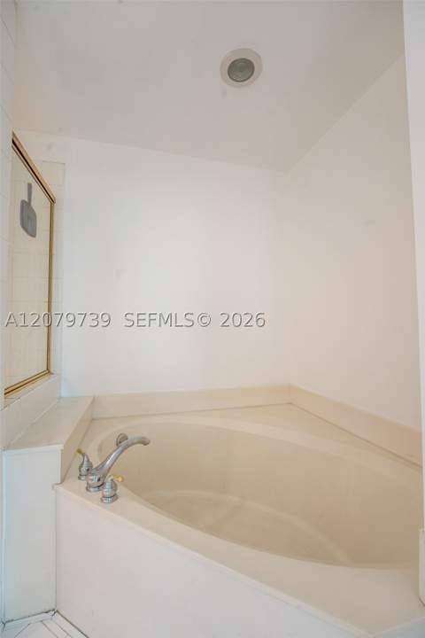 10750 NW 66th St 102, Doral FL - photo 13 of 29