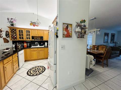4939 SW 143rd Ave, Miami FL - photo 11 of 46