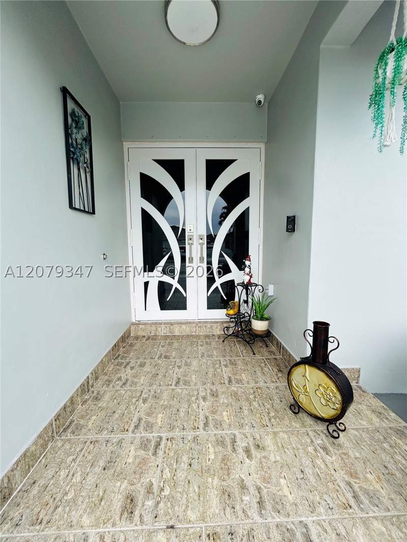 4 bedroom SingleFamilyResidence at 4939 SW 143rd Ave, Bird Lakes South Sec 4, Miami — photo 4