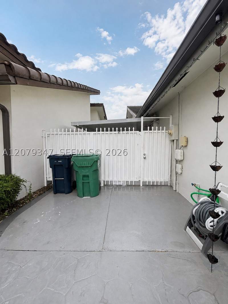 4 bedroom SingleFamilyResidence at 4939 SW 143rd Ave, Bird Lakes South Sec 4, Miami — photo 5