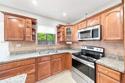 4041 W 8th Ave, Hialeah FL - photo 10 of 49