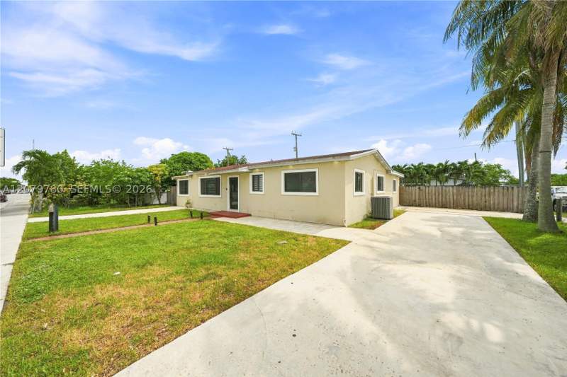 4 bedroom SingleFamilyResidence at 4041 W 8th Ave, Hialeah Estates, Hialeah — photo 3