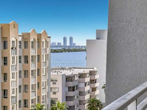 444 NE 30th Street NE 903, Miami FL - photo 23 of 33