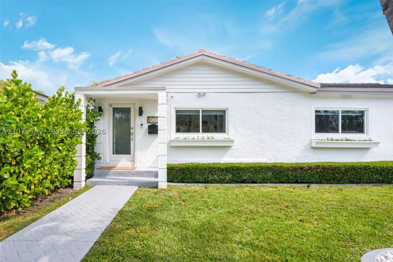 4 bedroom SingleFamilyResidence at 2521 SW 25th Ter, Stuart Terrace, Miami — photo 2
