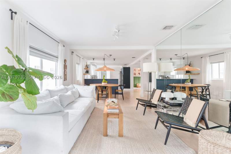 4 bedroom SingleFamilyResidence at 2521 SW 25th Ter, Stuart Terrace, Miami — photo 4