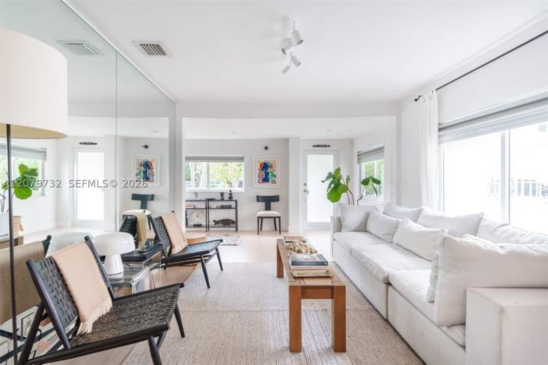4 bedroom SingleFamilyResidence at 2521 SW 25th Ter, Stuart Terrace, Miami — photo 5