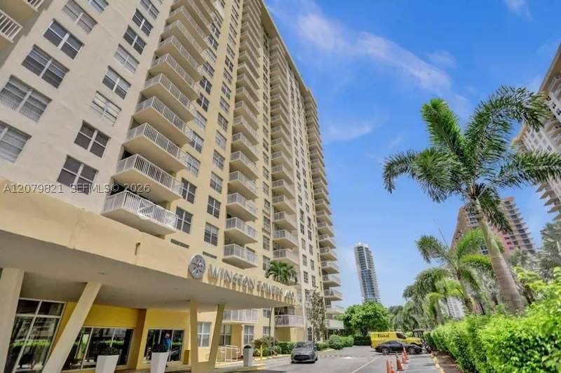 2 bedroom Condominium at 231 174th St 1215, Winston Towers 400 Condo, Sunny Isles Beach — photo 2
