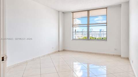 231 174th St 1215, Sunny Isles Beach FL - photo 6 of 13