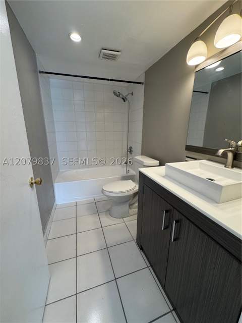 18224 Mediterranean Blvd 2-17, Miami FL - photo 12 of 27